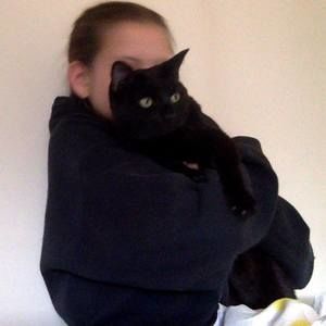 Meet your Posher, Thea